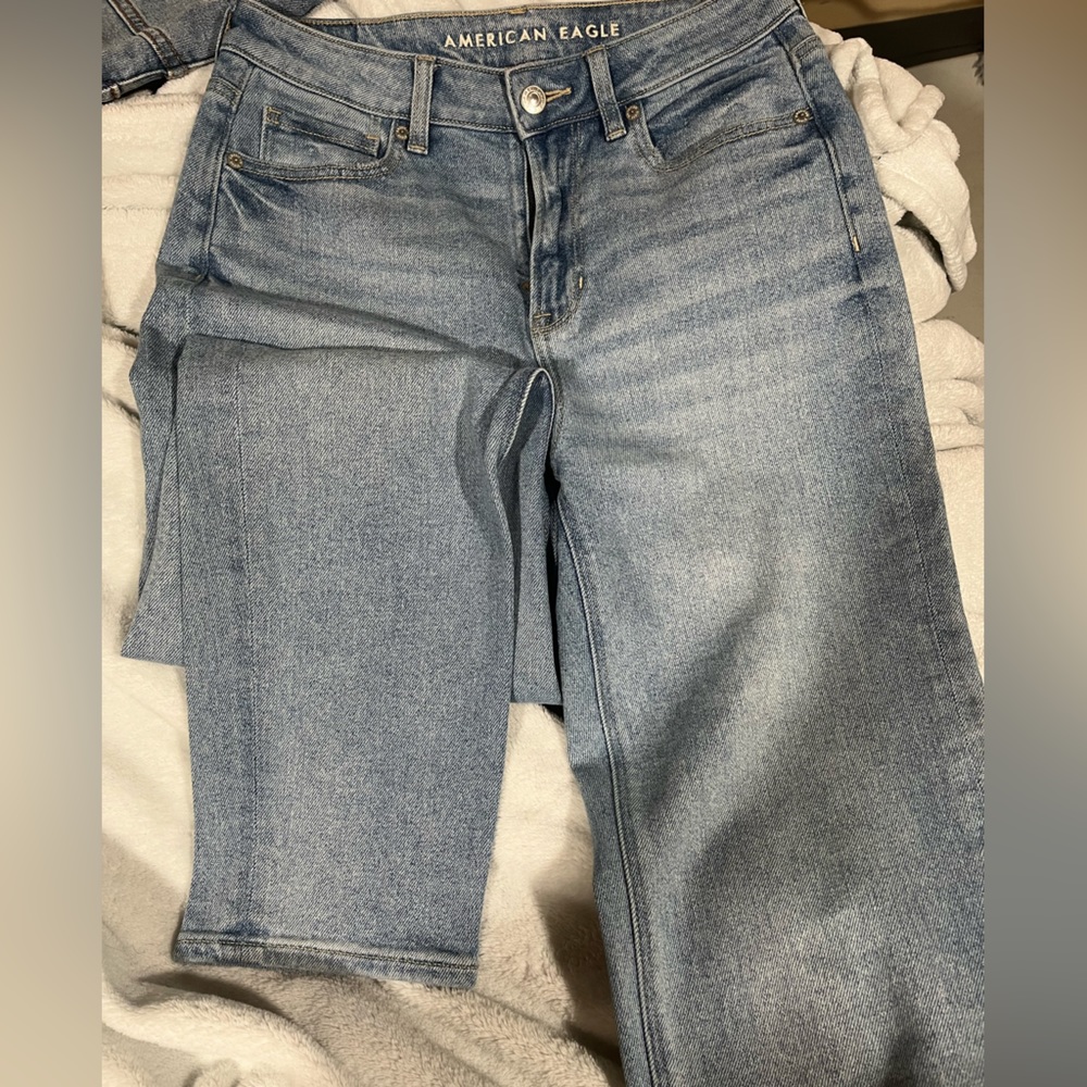 American Eagle Mom Jeans